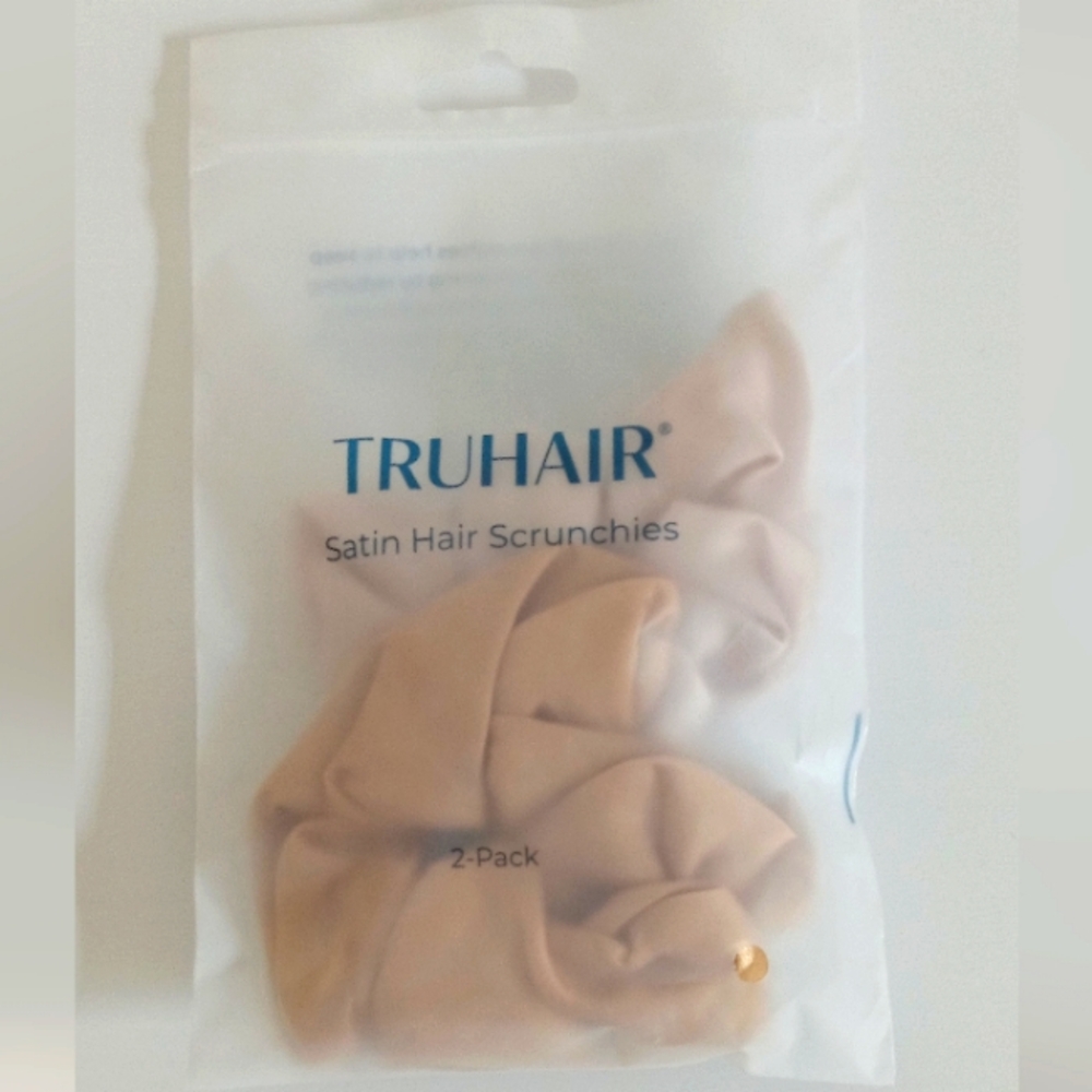 2 pack of scrunchies